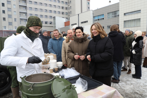 В Парке высоких технологий поздравили защитников: каша, традиции и троекратное «Ура»